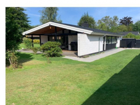 Holiday Home Gunnil - 1km from the sea by Interhome in Hornbæk